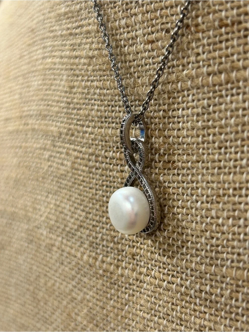 Beautiful Carolyn Pollack 925 chain and infinity pearl cz pendant